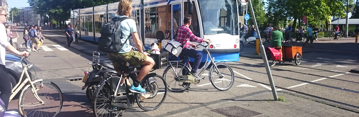 Bicis y tranvia